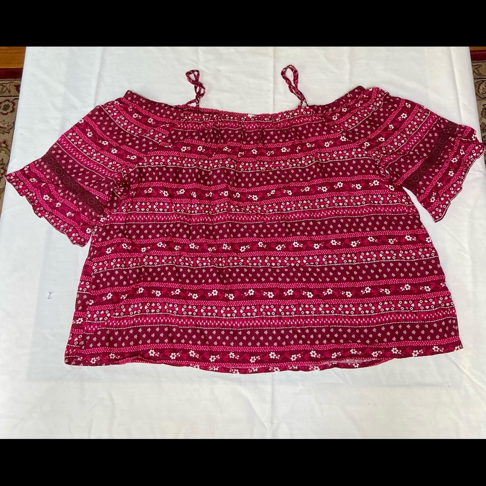 Old Navy Women’s Off the Shoulder top with straps